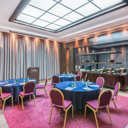 Crowne Plaza Amman By Ihg Hotel Exterior foto Meeting room