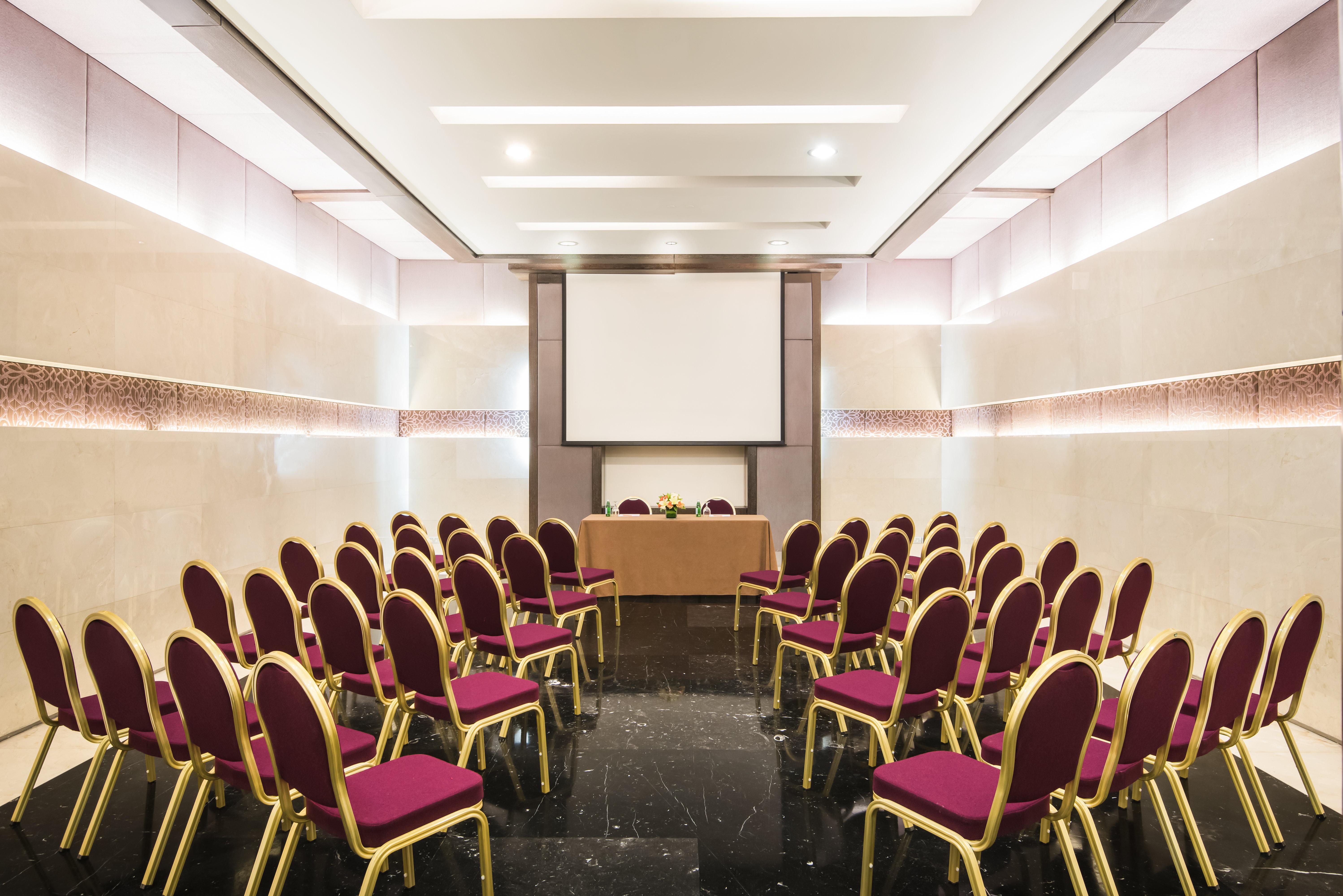 Crowne Plaza Amman By Ihg Hotel Exterior foto The press room