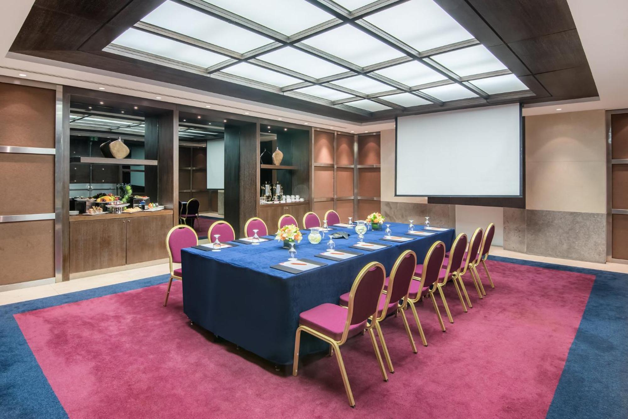 Crowne Plaza Amman By Ihg Hotel Exterior foto Meeting room