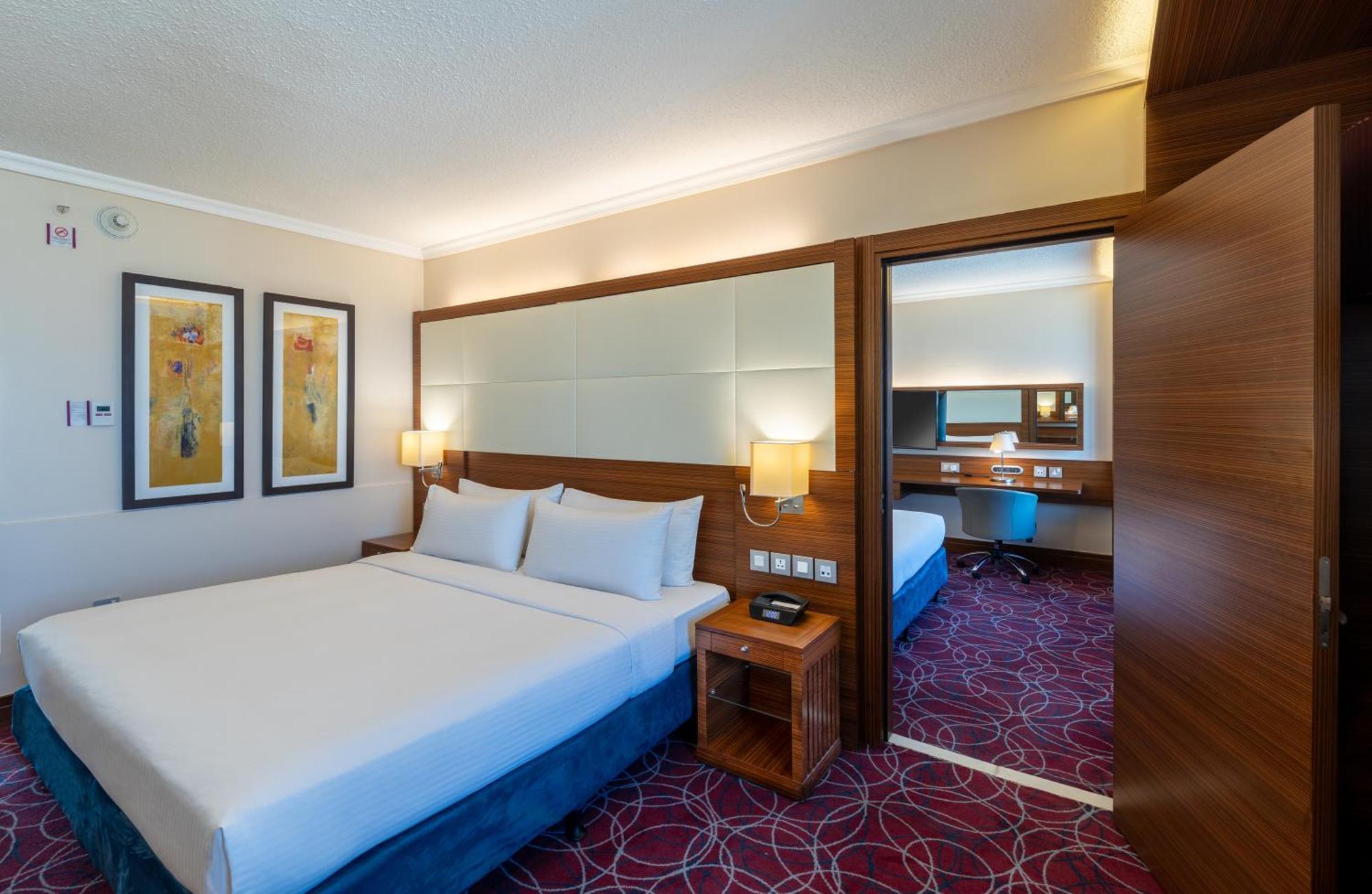 Crowne Plaza Amman By Ihg Hotel Exterior foto
